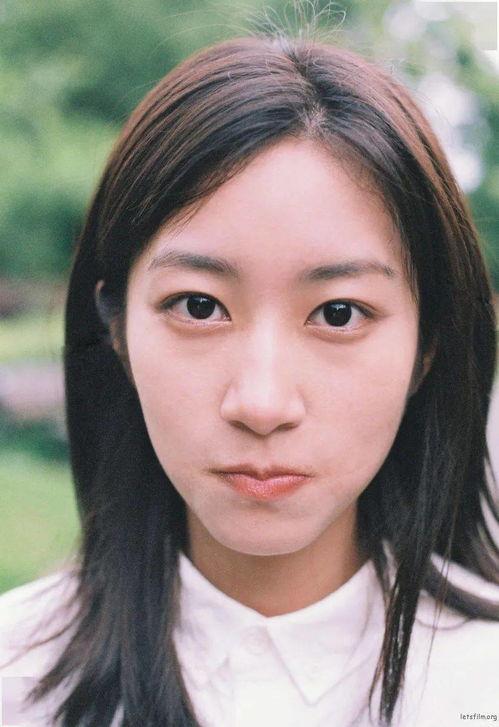 西城吃瓜女生,揭秘都市里的八卦风云