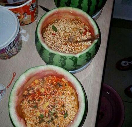 胖瓜吃泡面,一场味蕾与视觉的双重享受