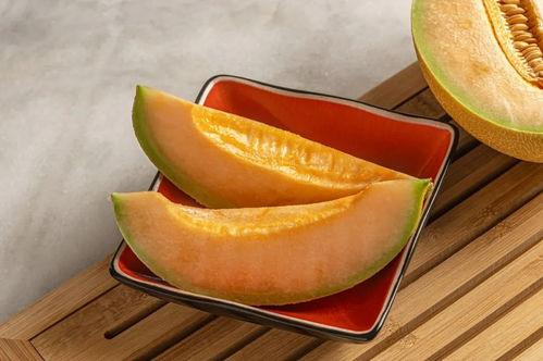 吃西瓜蜜瓜嗓子痒,西瓜蜜瓜诱发嗓子不适之谜