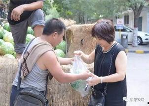 小区物业开展吃瓜,小区物业打造夏日消暑新风尚