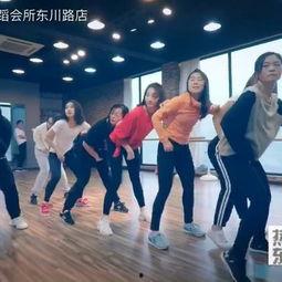 吃瓜东川舞蹈老师,舞动青春，魅力四射