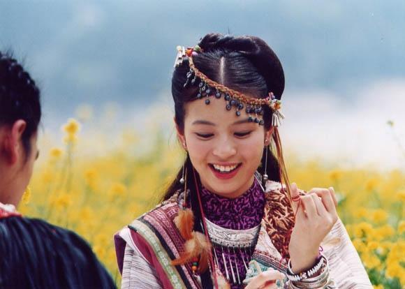 阿奴吃瓜社,揭秘娱乐圈幕后故事，带你领略明星们的真实生活