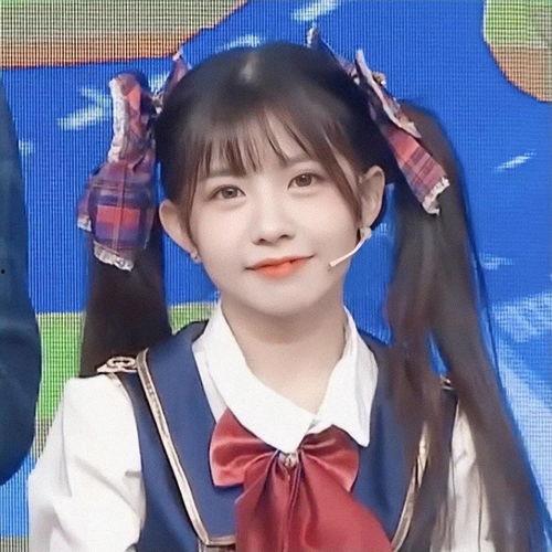 吃瓜群双马尾,揭秘网络社交圈的趣味与争议