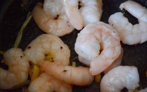 虾能不能跟哈密瓜一起吃,探究两者相容性的饮食奥秘