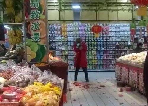 看超市监控吃瓜,超市偷吃事件揭秘