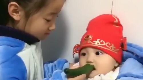 恶搞朋友骗他吃瓜,恶搞好友的欢乐食“瓜”之旅