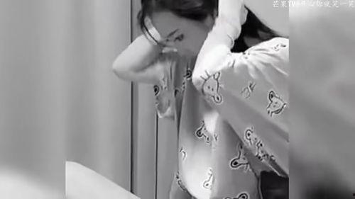 女友吃瓜搞笑视频