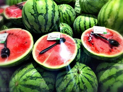 吃瓜季节挑瓜文案小妙招,吃瓜季节的选瓜指南