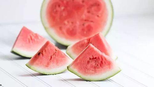 悦龙湾吃瓜,揭秘网红美食背后的吃瓜故事